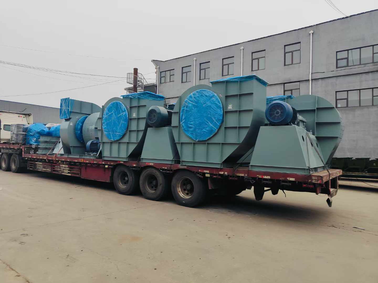 大型工業(yè)離心風機 發(fā)貨實拍！走起！